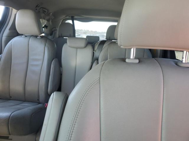 Photo 10 from auction – 2014 TOYOTA SIENNA XLE with VIN 5TDYK3DC3ES431066