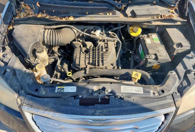 Photo 12 from auction – 2014 CHRYSLER TOWN & COU with VIN 2C4RC1BGXER324097