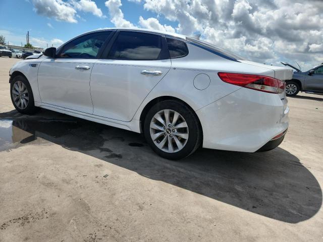 Photo 2 from auction – 2018 KIA OPTIMA with VIN 5XXGT4L31JG253587