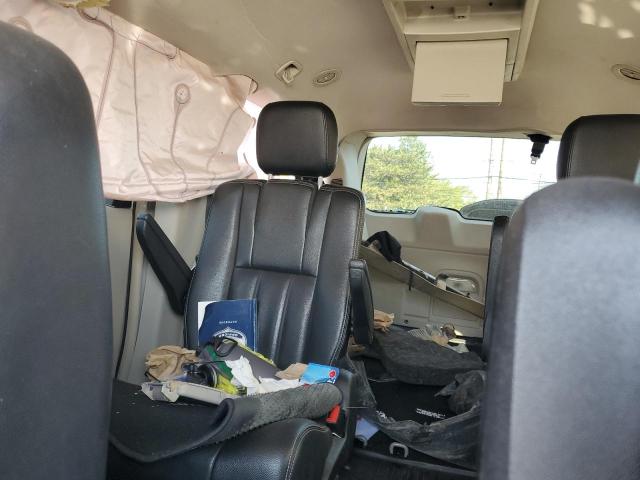 Photo 11 from auction – 2014 CHRYSLER TOWN & COU with VIN 2C4RC1BG8ER441239