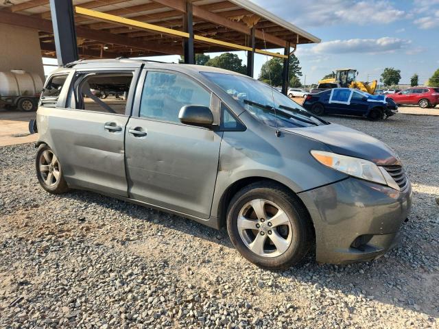 Photo 4 from auction – 2011 TOYOTA SIENNA LE with VIN 5TDKK3DC2BS077235