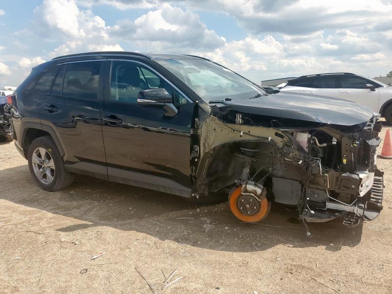 Photo 4 from auction – 2022 TOYOTA RAV4 XLE with VIN 2T3W1RFVXNW192061