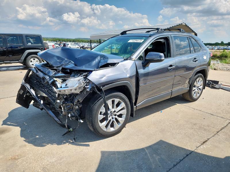 TOYOTA RAV4 XLE 2019 with VIN JTMA1RFVXKD037948 - Photo from auction