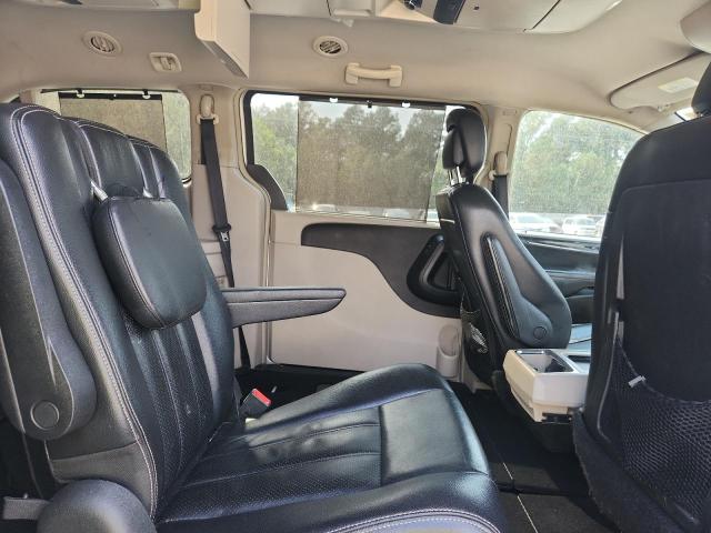 Photo 11 from auction – 2011 CHRYSLER TOWN & COU with VIN 2A4RR8DG5BR604116