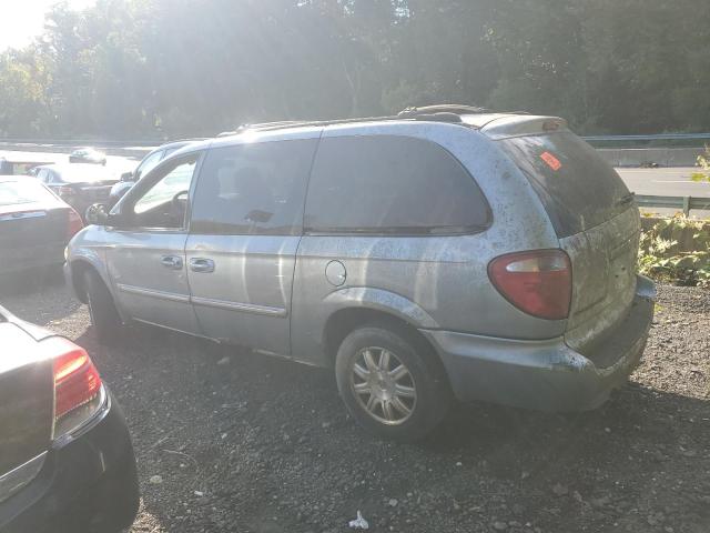 Photo 2 from auction – 2005 CHRYSLER TOWN & COU with VIN 2C8GP54L25R586997