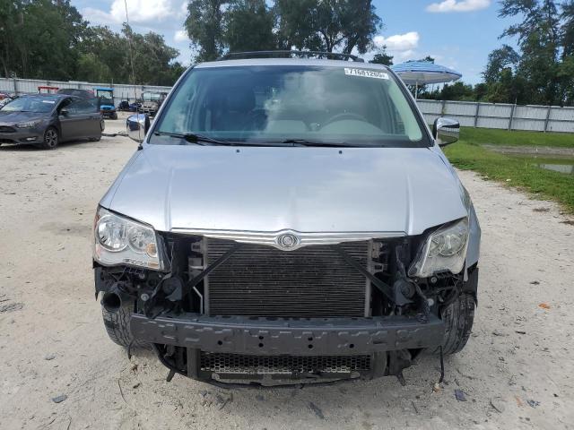 Photo 5 from auction – 2010 CHRYSLER TOWN & COU with VIN 2A4RR5D1XAR397893
