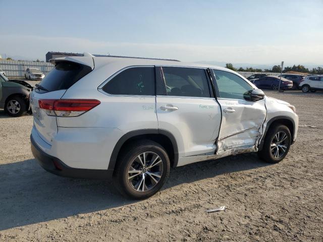 Photo 3 from auction – 2017 TOYOTA HIGHLANDER with VIN 5TDZZRFH8HS217125
