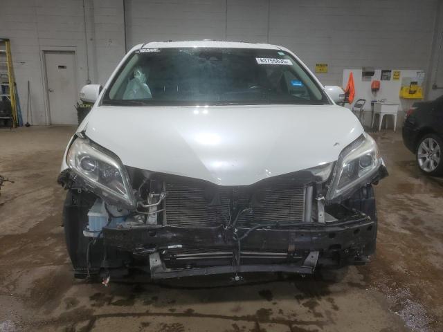 Photo 5 from auction – 2018 TOYOTA SIENNA XLE with VIN 5TDDZ3DC1JS200283