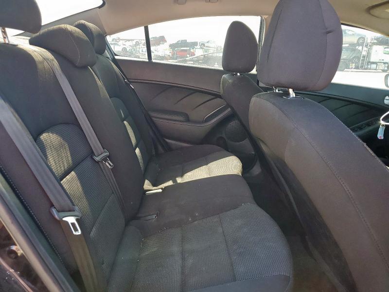 Photo 10 from auction – 2018 KIA FORTE LX with VIN 3KPFK4A72JE165418