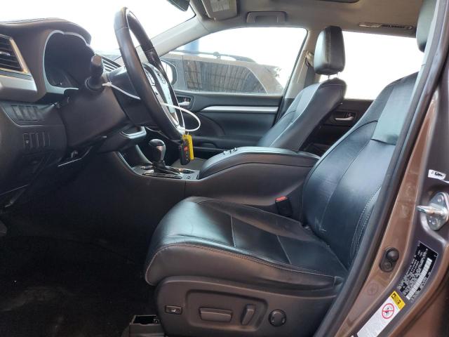 Photo 7 from auction – 2018 TOYOTA HIGHLANDER with VIN 5TDKZRFH9JS245345
