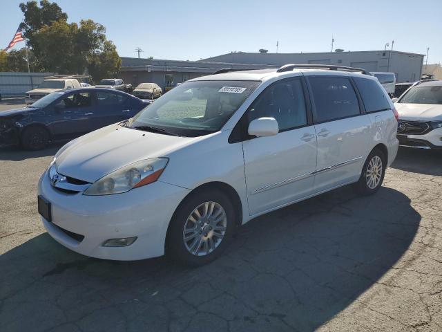 TOYOTA SIENNA 2009 with VIN 5TDZK22C59S252132 - Photo from auction