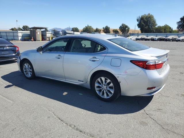 Photo 2 from auction – 2014 LEXUS ES 300H with VIN JTHBW1GG2E2051008