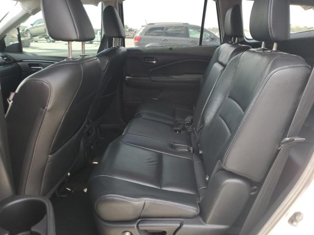 Photo 11 from auction – 2017 HONDA PILOT TOUR with VIN 5FNYF6H91HB064701