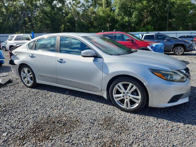 Photo 4 from auction – 2017 NISSAN ALTIMA 3.5 with VIN 1N4BL3AP6HC197818