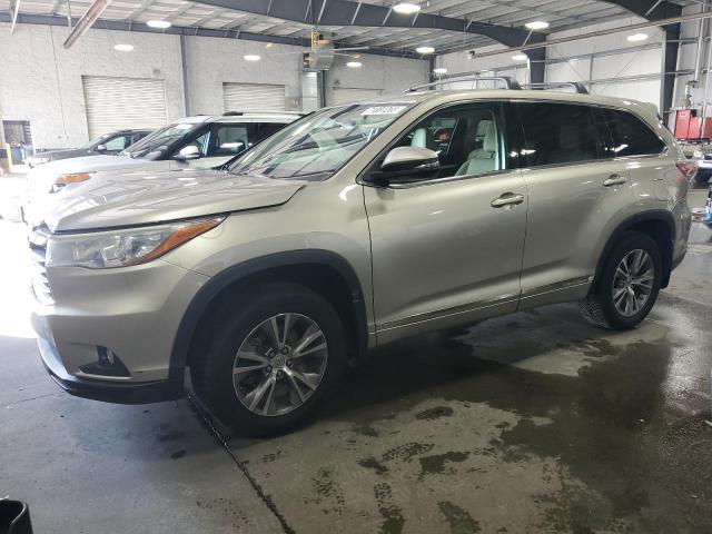 TOYOTA HIGHLANDER 2015 with VIN 5TDBKRFHXFS095998 - Photo from auction
