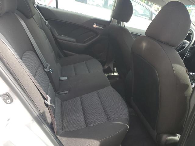 صورة رقم 10 من المزاد - 2017 KIA FORTE LX مع VIN 3KPFK4A78HE101359
