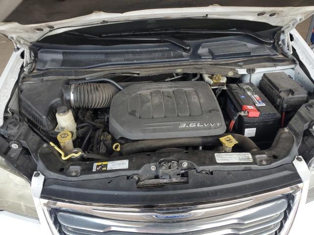 Photo 12 from auction – 2015 CHRYSLER TOWN & COU with VIN 2C4RC1BG7FR588475