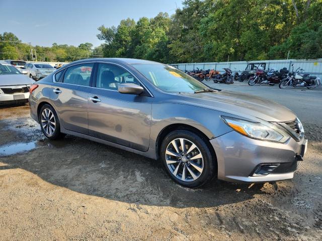 Photo 4 from auction – 2017 NISSAN ALTIMA 2.5 with VIN 1N4AL3AP4HC193858