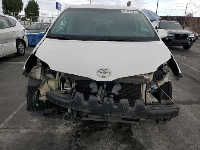 Photo 5 from auction – 2015 TOYOTA SIENNA LE with VIN 5TDKK3DC6FS576724