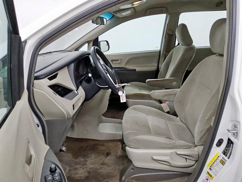 Photo 7 from auction – 2017 TOYOTA SIENNA with VIN 5TDZZ3DCXHS842694