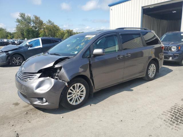Photo 1 from auction – 2017 TOYOTA SIENNA XLE with VIN 5TDYZ3DC5HS863853