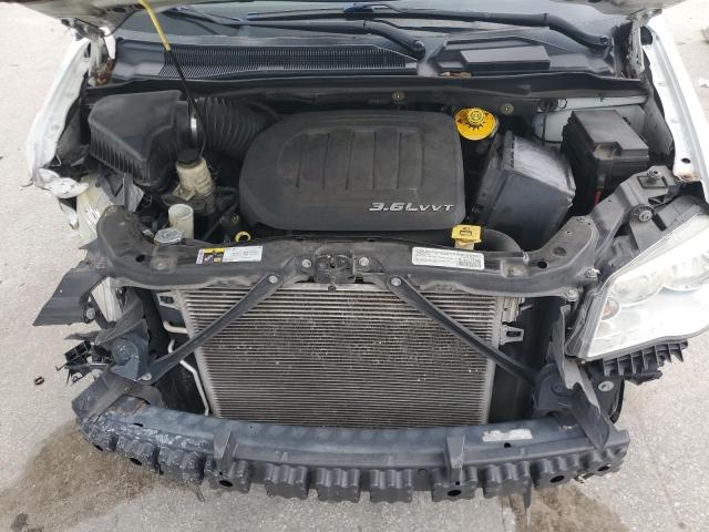 Photo 12 from auction – 2015 CHRYSLER TOWN & COU with VIN 2C4RC1BGXFR602045