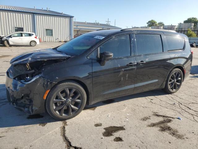CHRYSLER PACIFICA TOURING L PLUS 2019 with VIN 2C4RC1EGXKR548574 - Photo from auction