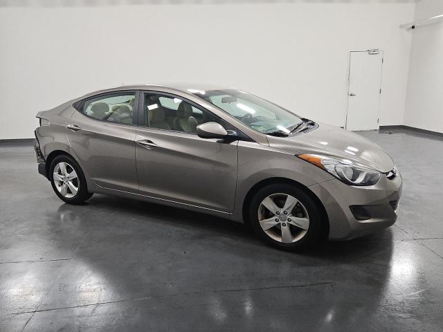 Photo 4 from auction – 2013 HYUNDAI ELANTRA GL with VIN 5NPDH4AE2DH433288