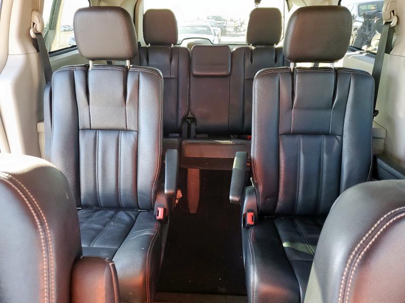 Photo 10 from auction – 2014 CHRYSLER TOWN & COU with VIN 2C4RC1BG6ER157057