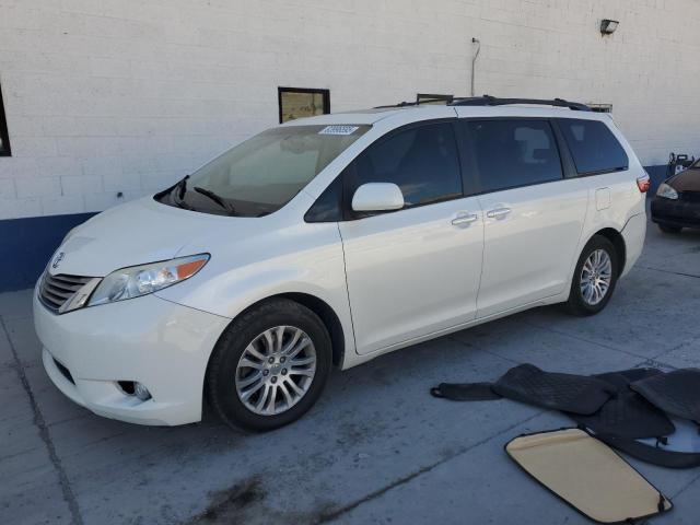 TOYOTA SIENNA XLE 2016 with VIN 5TDYK3DC2GS755161 - Photo from auction