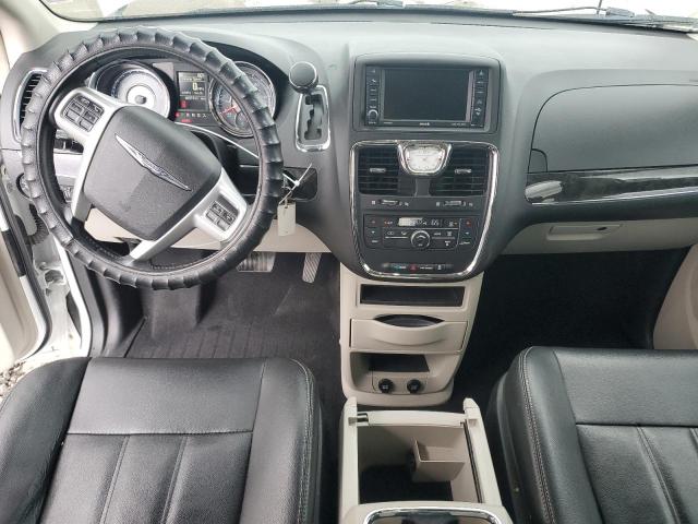Photo 8 from auction – 2015 CHRYSLER TOWN & COU with VIN 2C4RC1BG4FR600842
