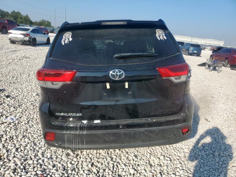 Photo 6 from auction – 2018 TOYOTA HIGHLANDER with VIN 5TDZZRFH4JS252105