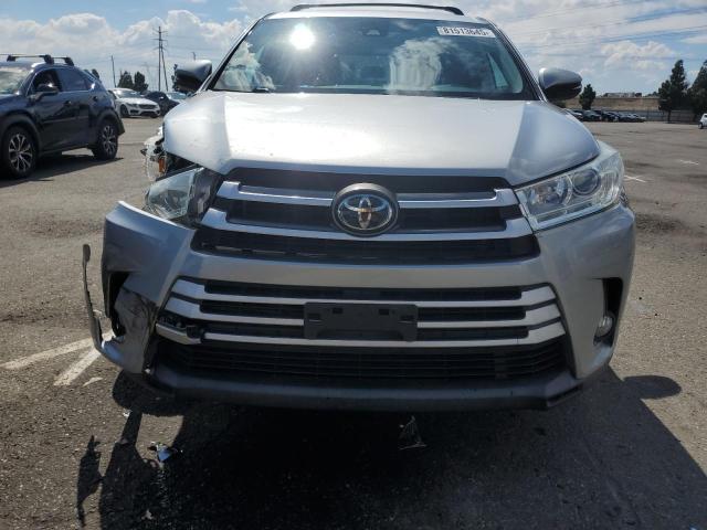 Photo 5 from auction – 2019 TOYOTA HIGHLANDER LE with VIN 5TDZZRFH6KS359285