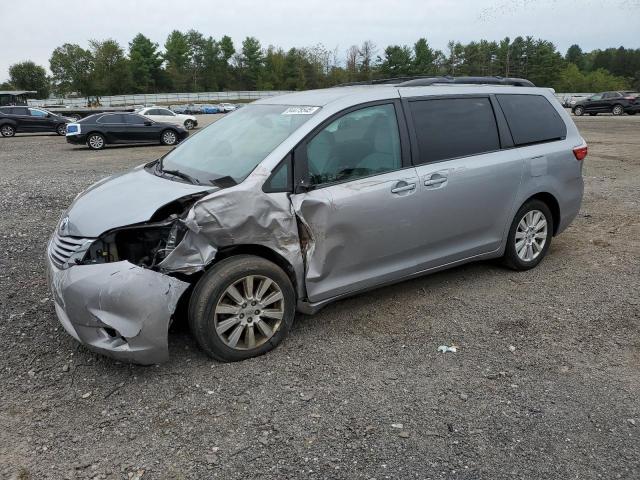 TOYOTA SIENNA LE 2017 with VIN 5TDJZ3DC8HS168638 - Photo from auction