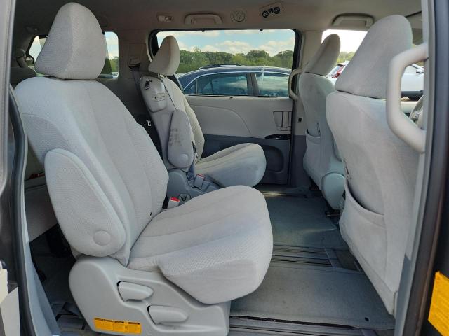 Photo 11 from auction – 2012 TOYOTA SIENNA LE with VIN 5TDKK3DC9CS194604