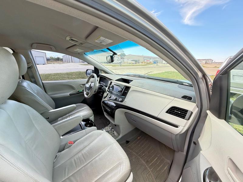 Photo 5 from auction – 2011 TOYOTA SIENNA LE with VIN 5TDKK3DC6BS153216