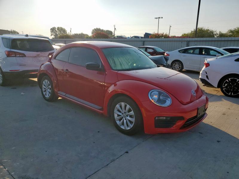 Photo 4 from auction – 2018 VOLKSWAGEN BEETLE S with VIN 3VWFD7AT8JM718231