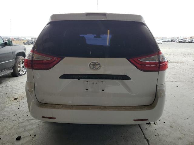 Photo 6 from auction – 2018 TOYOTA SIENNA L with VIN 5TDZZ3DC3JS952718