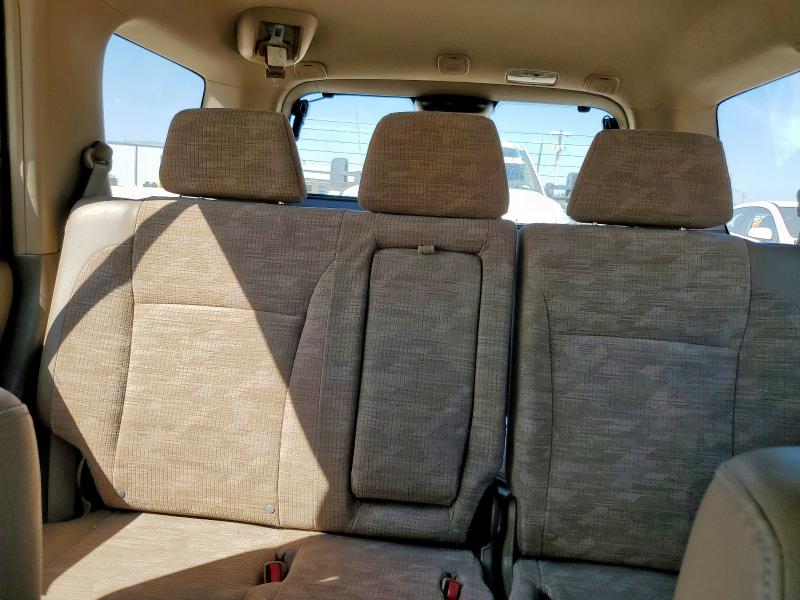 Photo 10 from auction – 2002 HONDA CR-V LX with VIN JHLRD68442C010069