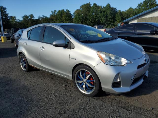 Photo 4 from auction – 2012 TOYOTA PRIUS C with VIN JTDKDTB34C1517502