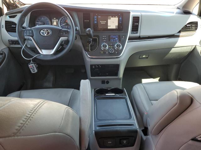 Photo 8 from auction – 2017 TOYOTA SIENNA XLE with VIN 5TDYZ3DCXHS871303