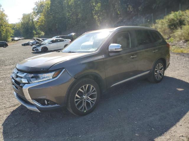 MITSUBISHI OUTLANDER 2018 with VIN JA4AZ3A32JZ012677 - Photo from auction