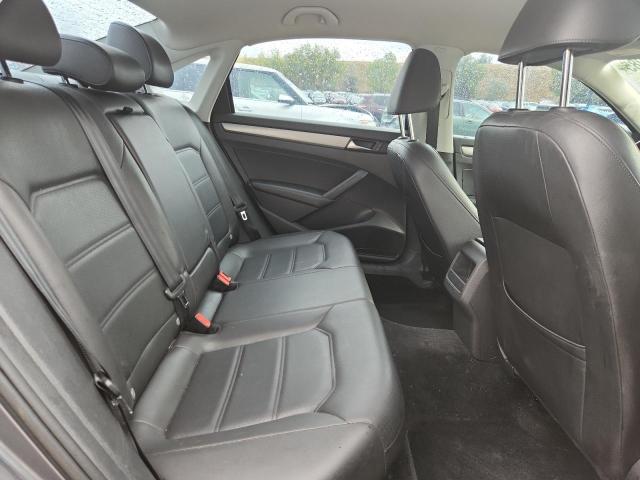 Photo 10 from auction – 2015 VOLKSWAGEN PASSAT S with VIN 1VWAT7A33FC016453