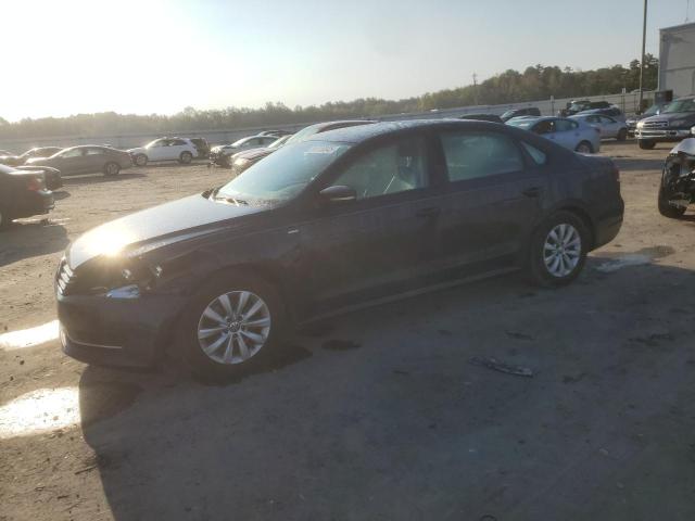 VOLKSWAGEN PASSAT S 2015 with VIN 1VWAT7A30FC027345 - Photo from auction