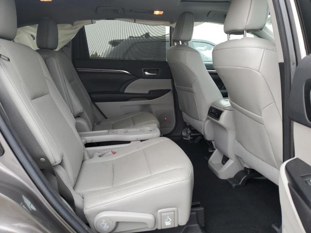 Photo 11 from auction – 2016 TOYOTA HIGHLANDER with VIN 5TDDKRFH4GS348825