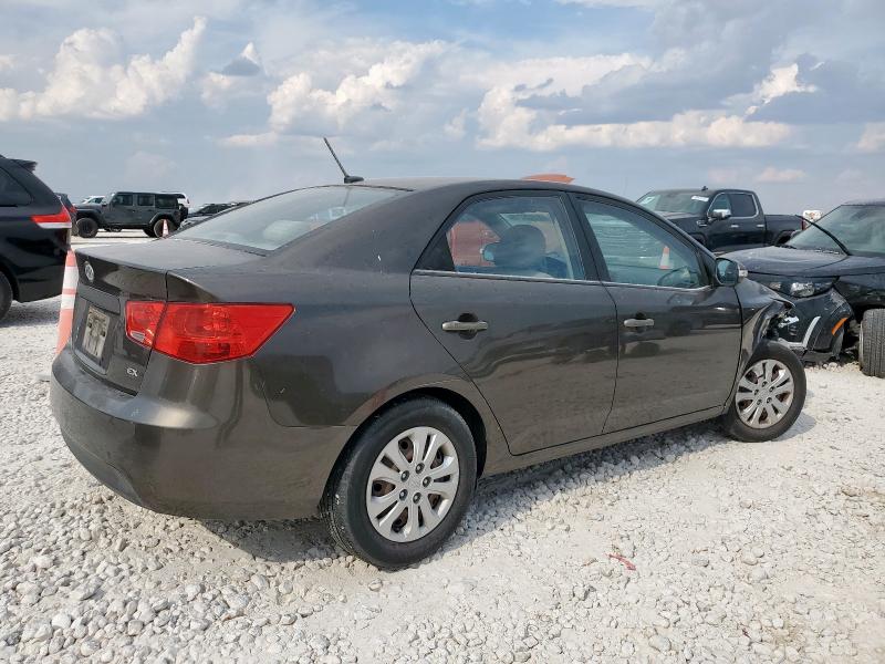 Foto 3 de la subasta – 2010 KIA FORTE EX con VIN KNAFU4A20A5809084