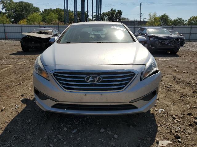Photo 5 from auction – 2016 HYUNDAI SONATA SE with VIN 5NPE24AF6GH296777