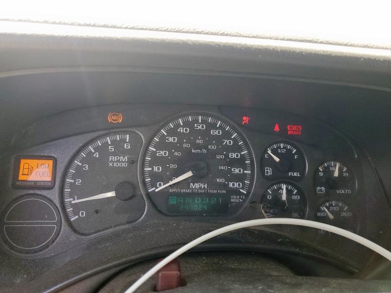 Photo 9 from auction – 2002 CHEVROLET SILVERADO C1500 with VIN 2GCEC19T321427423