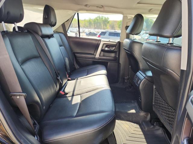 Photo 11 from auction – 2018 TOYOTA 4RUNNER SR with VIN JTEBU5JR3J5491476