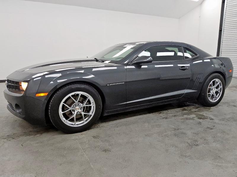 CHEVROLET CAMARO LS 2013 with VIN 2G1FA1E31D9173661 - Photo from auction